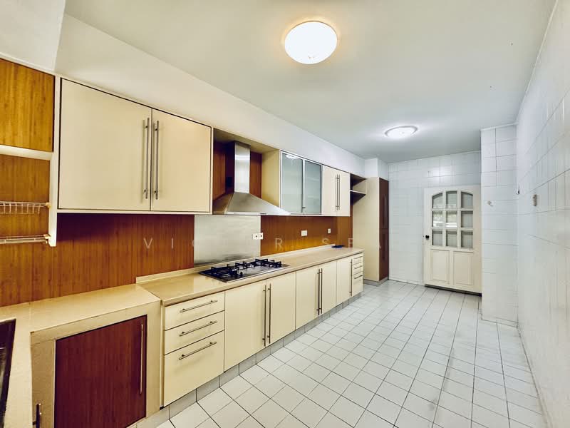 Tai Hwan Park, Tai Hwan Drive, 5 Bedrooms, 2,400 sqft, Terraced House For Sale, by Victor Seah, 500139490 - Level 1 - Kitchen - PropertyGuru.com.sg