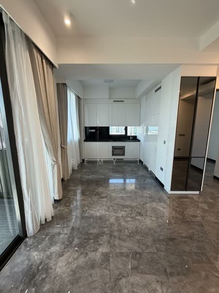 Midtown Bay, 120 Beach Road, 2 Bedrooms, 990 sqft, Condominium For Rent, by Jeremy Tan, 500139506 - Kitchen - PropertyGuru.com.sg