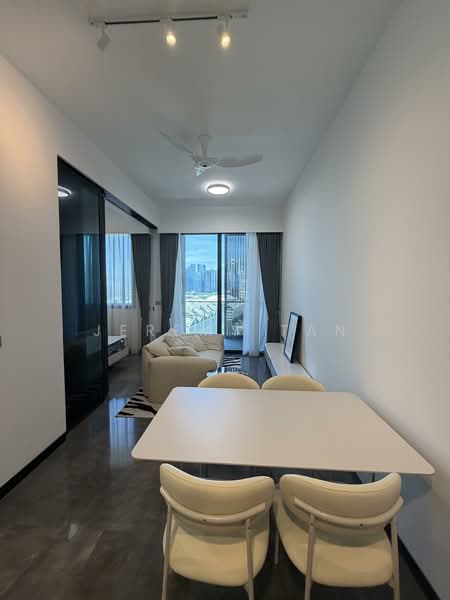 Midtown Bay, 120 Beach Road, 2 Bedrooms, 990 sqft, Condominium For Rent, by Jeremy Tan, 500139506 - Living Room - PropertyGuru.com.sg