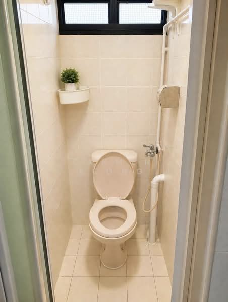 12 Marsiling Lane, 12 Marsiling Lane, Room Rental, 100 sqft, HDB Flat For Rent, by Carmen Keong, 500139510 - Bathroom - PropertyGuru.com.sg