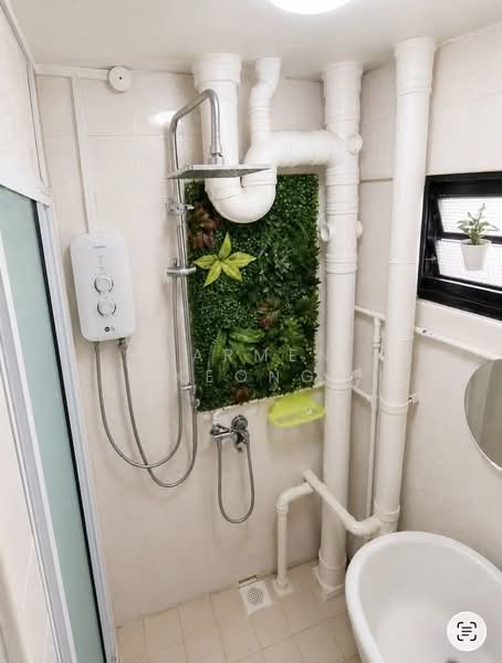 12 Marsiling Lane, 12 Marsiling Lane, Room Rental, 100 sqft, HDB Flat For Rent, by Carmen Keong, 500139510 - Bathroom - PropertyGuru.com.sg