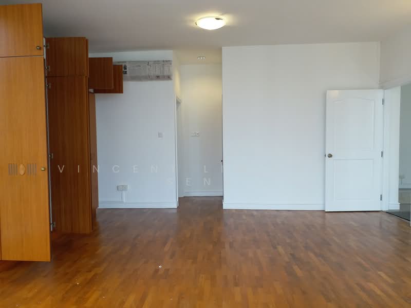 Leonie Condotel, 2 Leonie Hill Road, 4 Bedrooms, 2,980 sqft, Condominium For Rent, by Vincent Lim Boon Seng, 500139512 - Master Bedroom - PropertyGuru.com.sg