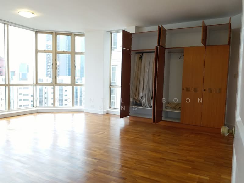 Leonie Condotel, 2 Leonie Hill Road, 4 Bedrooms, 2,980 sqft, Condominium For Rent, by Vincent Lim Boon Seng, 500139512 - Master Bedroom - PropertyGuru.com.sg