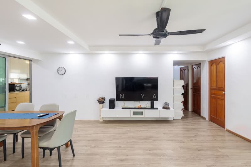 667C Jurong West Street 65, 667C Jurong West Street 65, 3 Bedrooms, 1,184 sqft, HDB Flat For Sale, by Darren Yang, 500139519 - Living Room - PropertyGuru.com.sg