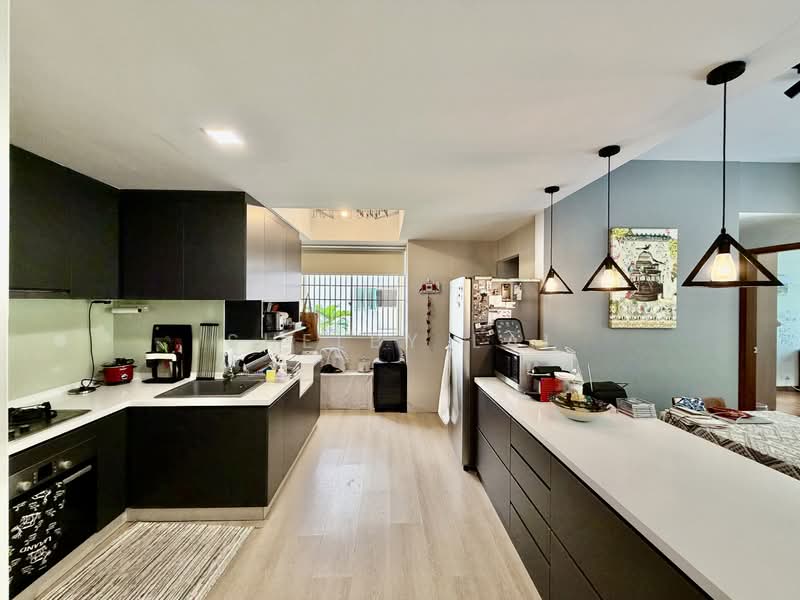 The Raintree, 89 Bukit Drive, 3 Bedrooms, 1,292 sqft, Condominium For Sale, by Shelby Lai, 500139520 - Kitchen - PropertyGuru.com.sg