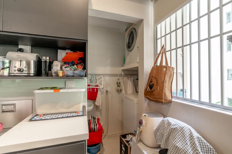 The Raintree, 89 Bukit Drive, 3 Bedrooms, 1,292 sqft, Condominium For Sale, by Shelby Lai, 500139520 - Kitchen - PropertyGuru.com.sg