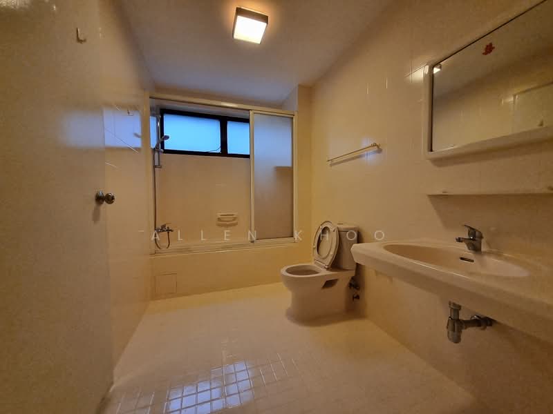 The Cairnhill, 4 Cairnhill Rise, 4 Bedrooms, 2,788 sqft, Condominium For Rent, by Allen Khoo, 500139521 - Bathroom - PropertyGuru.com.sg