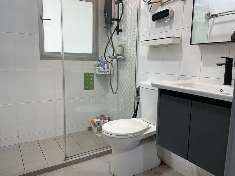 293C Bukit Batok Street 21, 293C Bukit Batok Street 21, 3 Bedrooms, 990 sqft, HDB Flat For Sale, by Jane Kang, 500139537 - Bathroom - PropertyGuru.com.sg