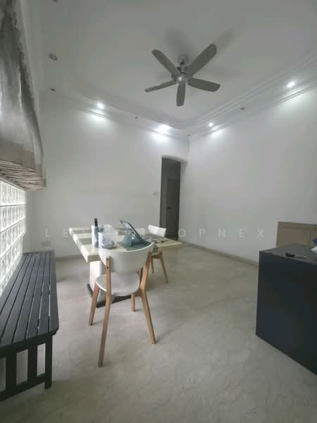 Azalea Park Condo, 2 Flora Road, 4 Bedrooms, 1,507 sqft, Condominium For Rent, by Leng Propnex, 500139577 - PropertyGuru.com.sg