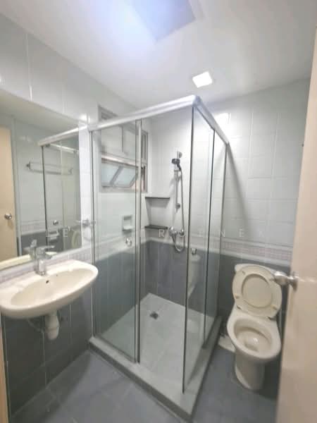 Azalea Park Condo, 2 Flora Road, 4 Bedrooms, 1,507 sqft, Condominium For Rent, by Leng Propnex, 500139577 - PropertyGuru.com.sg