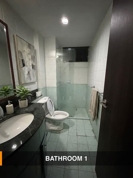 Summerdale, 6 Boon Lay Drive, 3 Bedrooms, 1,195 sqft, Condominium For Sale, by Ronnie Lee, 500139584 - Bathroom - PropertyGuru.com.sg
