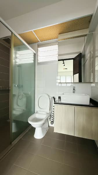 218B Boon Lay View, 218B Boon Lay Avenue, 3 Bedrooms, 1,012 sqft, HDB Flat For Sale, by Kyle Low, 500139591 - Bathroom - PropertyGuru.com.sg