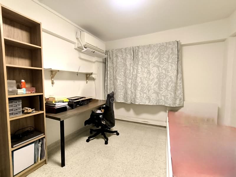228 Lorong 8 Toa Payoh, 228 Lorong 8 Toa Payoh, Room Rental, 130 sqft, HDB Flat For Rent, by Kay HO 何杰彬, 500139593 - Study - PropertyGuru.com.sg