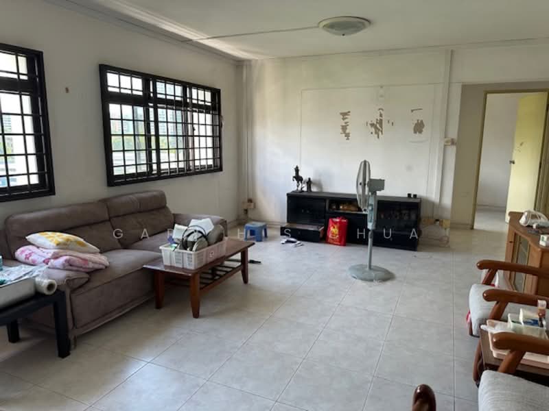 351 Ang Mo Kio Street 32, 351 Ang Mo Kio Street 32, 3 Bedrooms, 1,022 sqft, HDB Flat For Sale, by Gary H S Chua, 500139598 - Living Room - PropertyGuru.com.sg