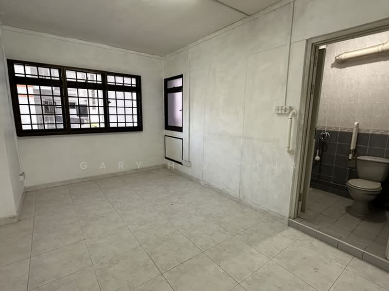 351 Ang Mo Kio Street 32, 351 Ang Mo Kio Street 32, 3 Bedrooms, 1,022 sqft, HDB Flat For Sale, by Gary H S Chua, 500139598 - Bathroom - PropertyGuru.com.sg