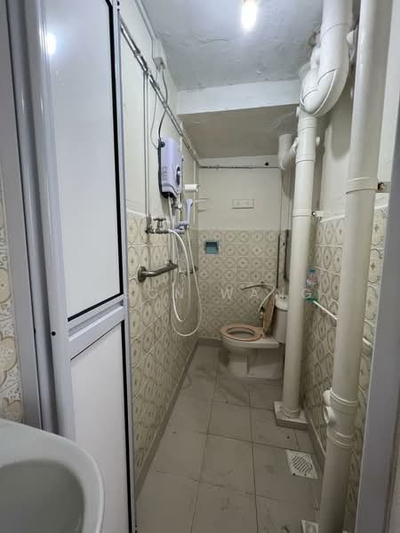 107 Jalan Bukit Merah, Jalan Bukit Merah, 1,195 sqft, Shop / Shophouse For Sale, by Elson Wang, 500139605 - Bathroom - CommercialGuru.com.sg