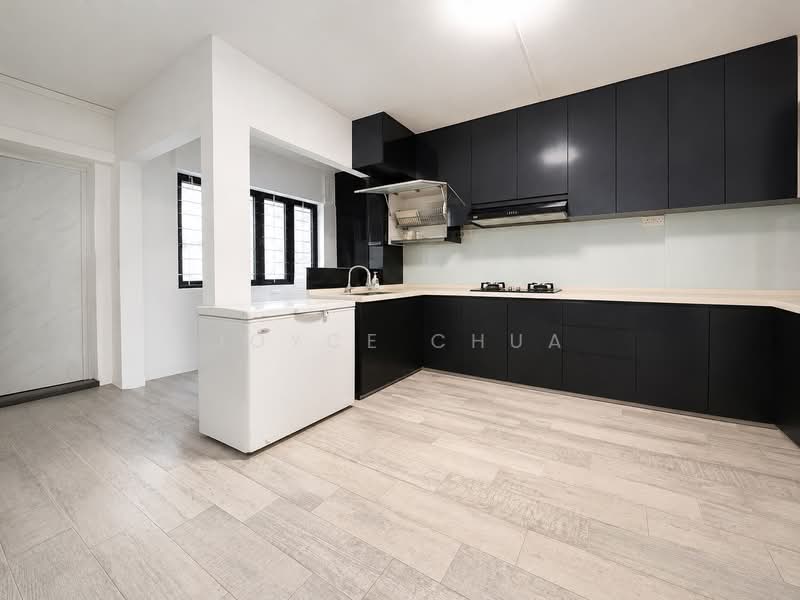 863 Jurong West Street 81, 863 Jurong West Street 81, 4 Bedrooms, 1,464 sqft, HDB Flat For Sale, by Joyce Chua, 500139629 - Kitchen - PropertyGuru.com.sg