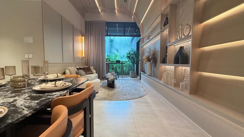 ❤️ FREEHOLD ❤️ D5 ❤️ SUPER CHEAP ‼️ SPACIOUS ❤️, , 3 Bedrooms, 1,076 sqft, Condominium For Sale, by Charmaine Ang, 500139647 - Living Room - PropertyGuru.com.sg