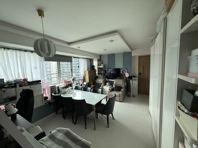 Woodsville 28, 28 Woodsville Close, 2 Bedrooms, 883 sqft, Condominium For Sale, by Phyllis Ho, 500139651 - Living Room - PropertyGuru.com.sg
