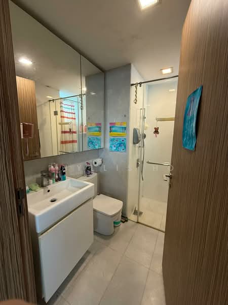 Woodsville 28, 28 Woodsville Close, 2 Bedrooms, 883 sqft, Condominium For Sale, by Phyllis Ho, 500139651 - Bathroom - PropertyGuru.com.sg