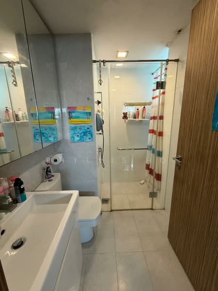 Woodsville 28, 28 Woodsville Close, 2 Bedrooms, 883 sqft, Condominium For Sale, by Phyllis Ho, 500139651 - Bathroom - PropertyGuru.com.sg