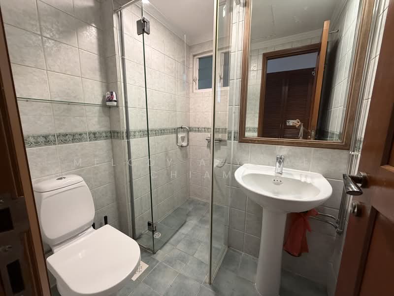 Emerald Garden, 33 Club Street, Room Rental, 200 sqft, Condominium For Rent, by Melody Azyliae Chiam, 500139654 - Bathroom - PropertyGuru.com.sg