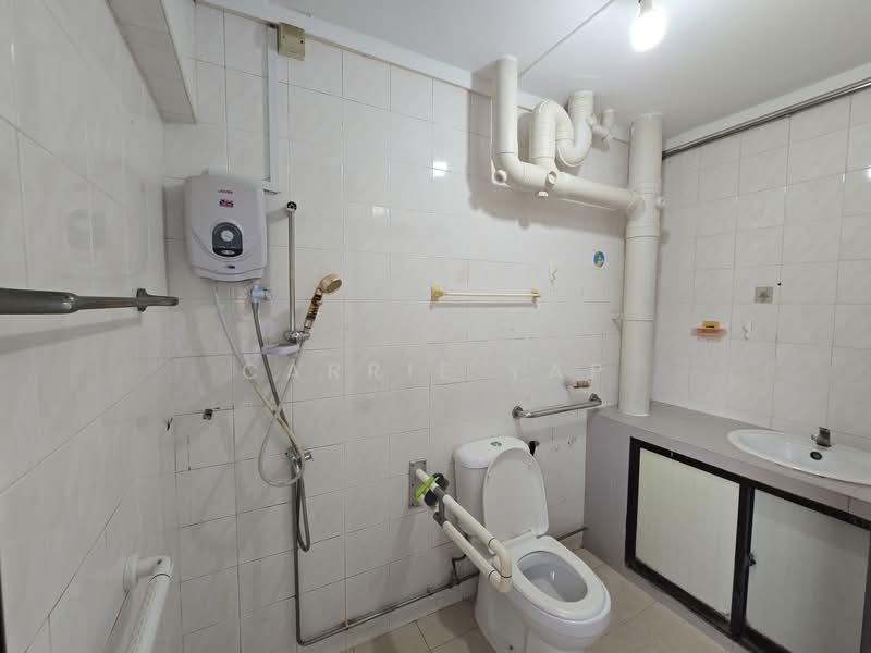 609 Woodlands Ring Road, 609 Woodlands Ring Road, 4 Bedrooms, 1,098 sqft, HDB Flat For Sale, by Carrie Yap, 500139672 - Bathroom - PropertyGuru.com.sg