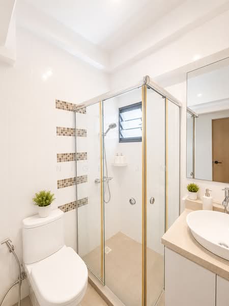 547B Segar Road, 547B Segar Road, 3 Bedrooms, 990 sqft, HDB Flat For Sale, by Nigel J M, 500139674 - Bathroom - PropertyGuru.com.sg