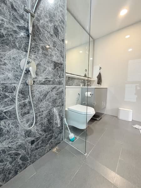 Bartley Ridge, 46 Mount Vernon Road, 1 Bedroom, 463 sqft, Condominium For Sale, by Jason Oon, 500139682 - Bathroom - PropertyGuru.com.sg