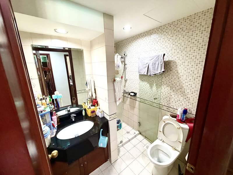Yishun Emerald, 28 Canberra Drive, 3 Bedrooms, 1,206 sqft, Condominium For Sale, by Edwin Choo, 500139697 - Bathroom - PropertyGuru.com.sg