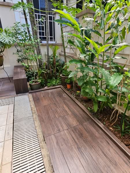 Holland Grove View, , 4 Bedrooms, 3,000 sqft, Semi-Detached House For Sale, by Clive Cheong, 500139708 - Garden - PropertyGuru.com.sg