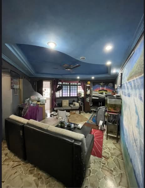 701 Hougang Avenue 2, 701 Hougang Avenue 2, 2 Bedrooms, 721 sqft, HDB Flat For Sale, by Lina Duh, 500139713 - Living Room - PropertyGuru.com.sg