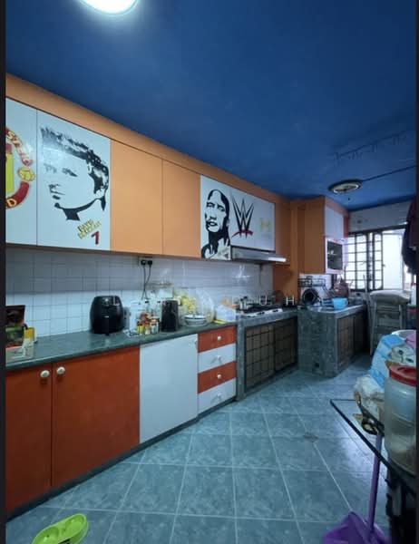 701 Hougang Avenue 2, 701 Hougang Avenue 2, 2 Bedrooms, 721 sqft, HDB Flat For Sale, by Lina Duh, 500139713 - Kitchen - PropertyGuru.com.sg