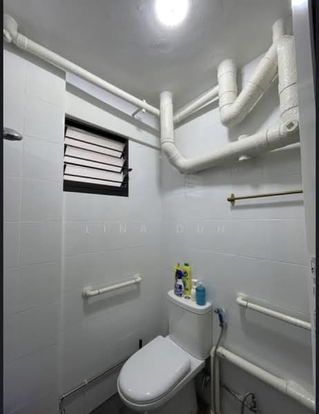 701 Hougang Avenue 2, 701 Hougang Avenue 2, 2 Bedrooms, 721 sqft, HDB Flat For Sale, by Lina Duh, 500139713 - Bathroom - PropertyGuru.com.sg
