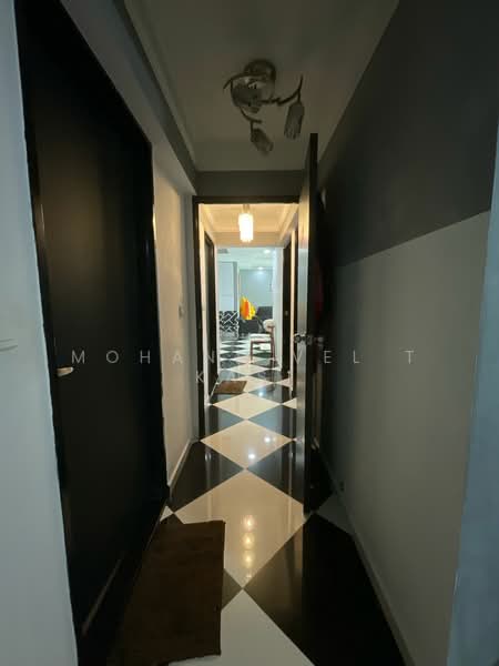 668A Edgefield Plains, 668A Edgefield Plains, 3 Bedrooms, 1,001 sqft, HDB Flat For Sale, by Mohana Vel T Kasi, 500139716 - Corridor - PropertyGuru.com.sg