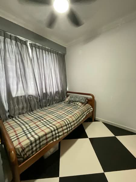 668A Edgefield Plains, 668A Edgefield Plains, 3 Bedrooms, 1,001 sqft, HDB Flat For Sale, by Mohana Vel T Kasi, 500139716 - Common Bedroom 1 - PropertyGuru.com.sg
