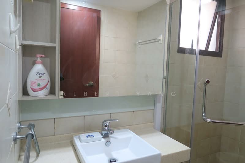 The Mayfair, 1 Jurong East Street 32, Room Rental, 120 sqft, Condominium For Rent, by Albert Yang, 500139717 - Bathroom - PropertyGuru.com.sg