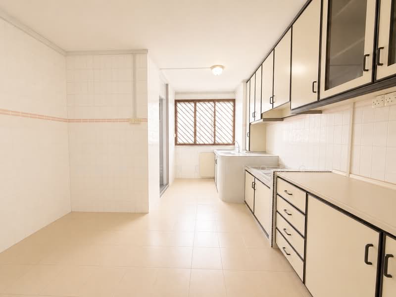 165 Simei Road, 165 Simei Road, 3 Bedrooms, 1,313 sqft, HDB Flat For Sale, by Howgene Leong, 500139730 - Kitchen - PropertyGuru.com.sg