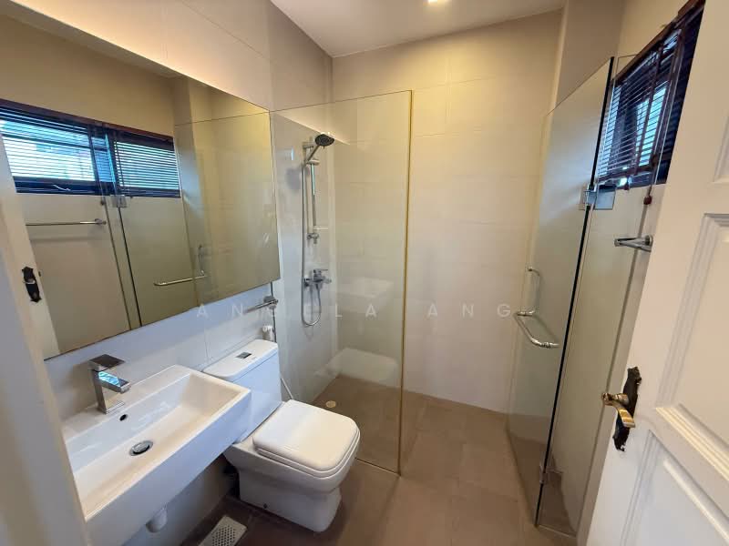 Emerald Hill Conservation Area, Saunders Road, 3 Bedrooms, 4,100 sqft, Conservation House For Rent, by Angela Ang, 500139741 - Bathroom - PropertyGuru.com.sg