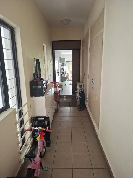 Teresa Ville, 1005 Lower Delta Road, 4 Bedrooms, 1,959 sqft, Condominium For Rent, by Eddie Peh, 500139746 - Corridor - PropertyGuru.com.sg