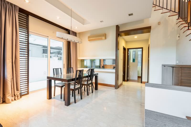 Sprinsgside Walk, Springside Walk, 5 Bedrooms, 2,491 sqft, Corner Terrace For Sale, by Richard Jany, 500139754 - Dining Room - PropertyGuru.com.sg