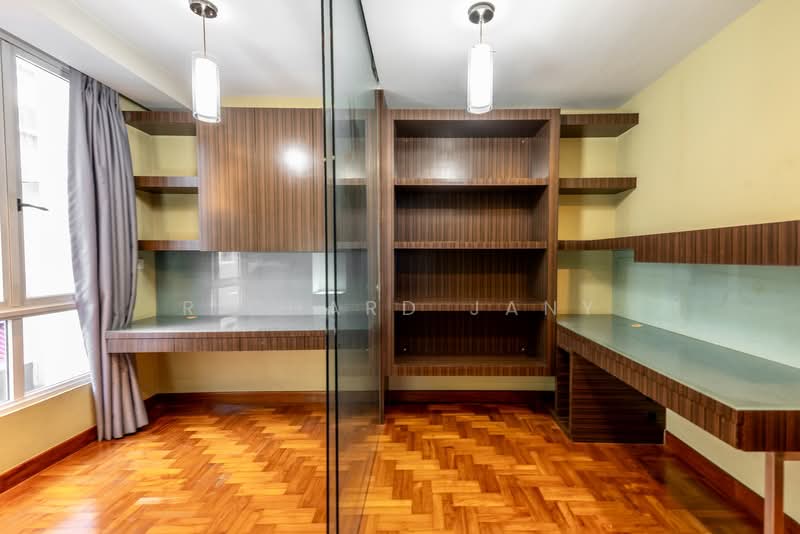 Sprinsgside Walk, Springside Walk, 5 Bedrooms, 2,491 sqft, Corner Terrace For Sale, by Richard Jany, 500139754 - PropertyGuru.com.sg