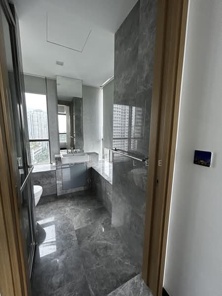 Skyline Residences, 610 Telok Blangah Road, 2 Bedrooms, 828 sqft, Condominium For Rent, by Doris Lee, 500139755 - Bathroom - PropertyGuru.com.sg
