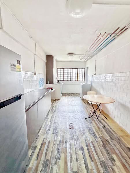 182 Ang Mo Kio Avenue 5, 182 Ang Mo Kio Avenue 5, 2 Bedrooms, 731 sqft, HDB Flat For Sale, by Regina Huang, 500139769 - Kitchen - PropertyGuru.com.sg
