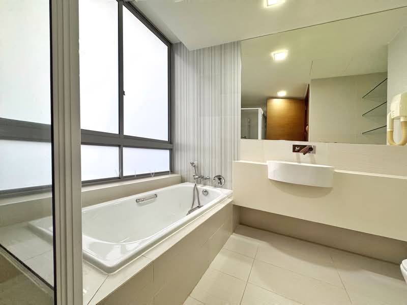 Spacious 2 Bed​room w Enclosed Kitchen ​| Robertson Quay, , 2 Bedrooms, 1,050 sqft, Condominium For Rent, by Vivien Tan, 500139770 - Bathroom - PropertyGuru.com.sg