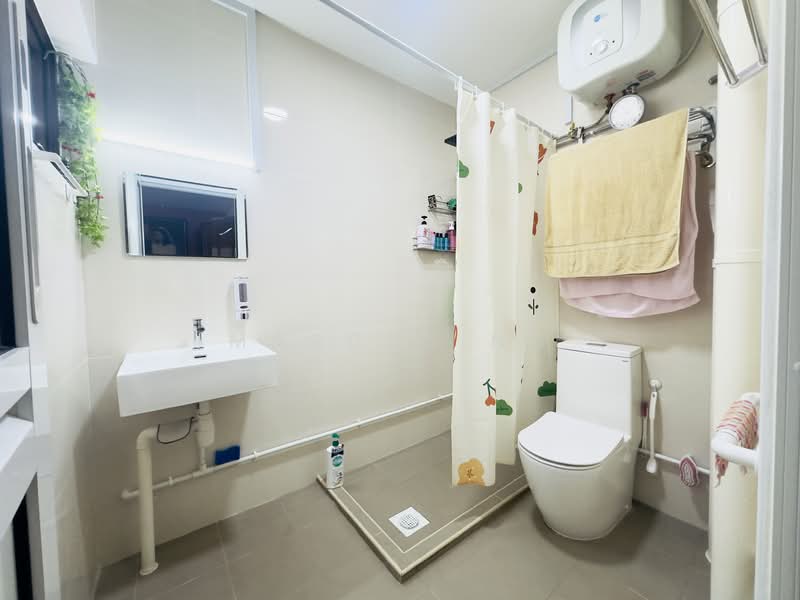 526 Serangoon North Avenue 4, 526 Serangoon North Avenue 4, 4 Bedrooms, 1,582 sqft, HDB Flat For Sale, by Marcus Ng, 500139772 - Common Bathroom - PropertyGuru.com.sg