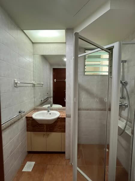 The Clearwater, 4 Bedok Reservoir View, 2 Bedrooms, 1,001 sqft, Condominium For Sale, by Chin Wei NG, 500139780 - Bathroom - PropertyGuru.com.sg