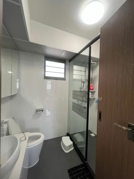 377A Hougang Street 32, 377A Hougang Street 32, 3 Bedrooms, 1,227 sqft, HDB Flat For Sale, by Dennis Lim, 500139783 - Bathroom - PropertyGuru.com.sg