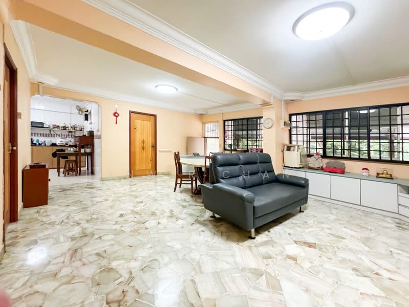543 Hougang Avenue 8, 543 Hougang Avenue 8, 3 Bedrooms, 1,140 sqft, HDB Flat For Sale, by Anwar Chan, 500139807 - Living Room - PropertyGuru.com.sg