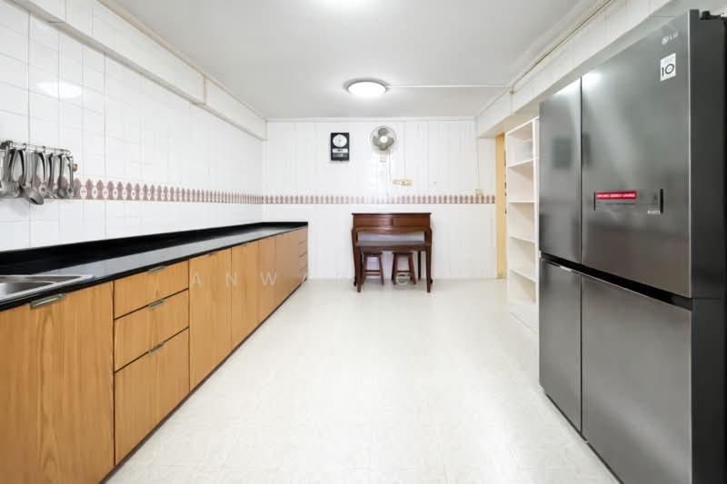 543 Hougang Avenue 8, 543 Hougang Avenue 8, 3 Bedrooms, 1,140 sqft, HDB Flat For Sale, by Anwar Chan, 500139807 - Kitchen - PropertyGuru.com.sg